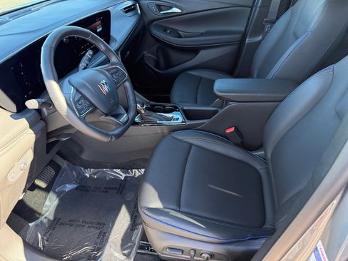 Used 2025 Buick Encore GX Sport Touring w/ Advanced Technology Package image 19