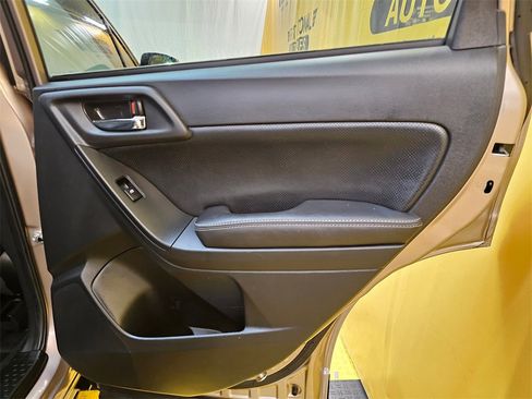 Used 2015 Subaru Forester 2.5i Limited image 16