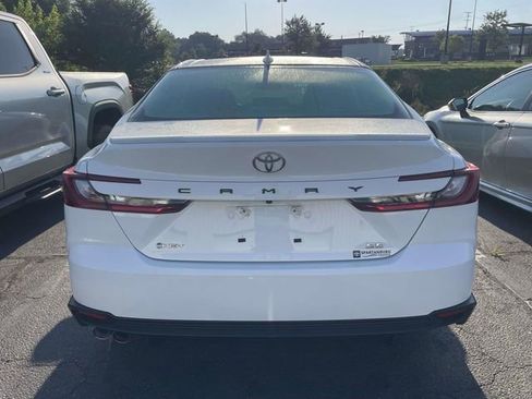 Used 2026 Toyota Camry SE w/ Convenience Package FWD image 9