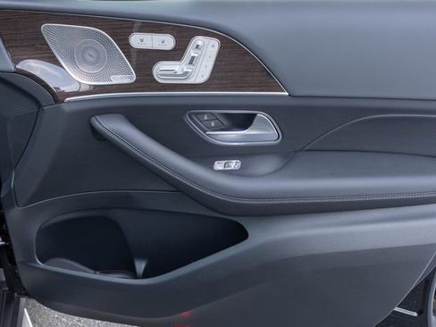 New 2026 Mercedes-Benz GLS 450 4MATIC image 21