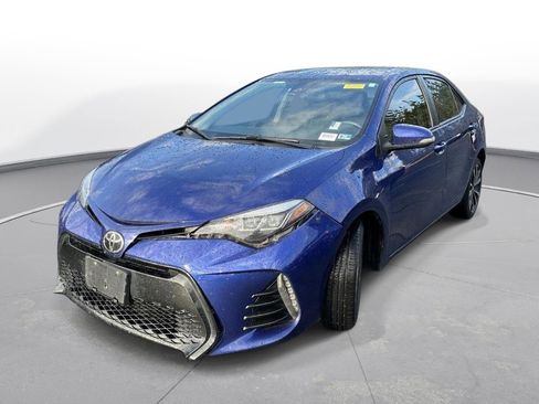 Used 2017 Toyota Corolla LE image 2