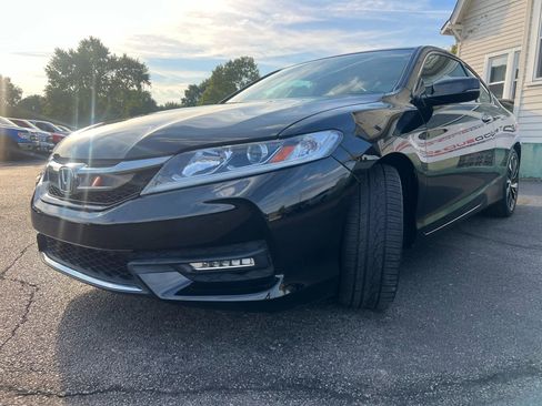 Used 2017 Honda Accord EX-L image 9