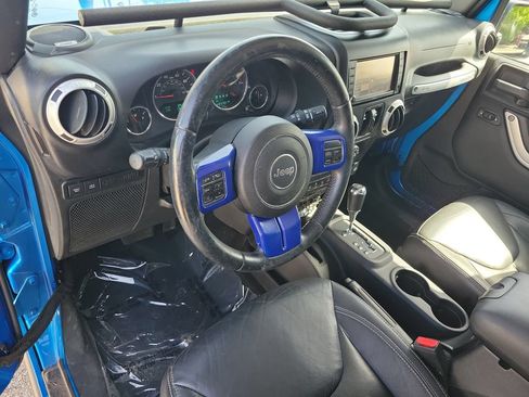 Used 2015 Jeep Wrangler Unlimited Rubicon w/ Connectivity Group AWD/4WD image 24