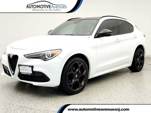 Used 2023 Alfa Romeo Stelvio Veloce AWD/4WD image 1