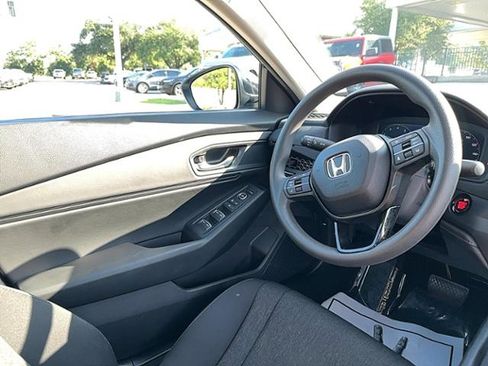 Used 2025 Honda Accord SE image 19