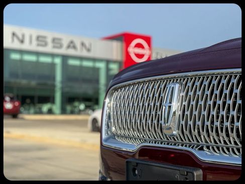 Used 2019 Lincoln Nautilus Reserve image 6