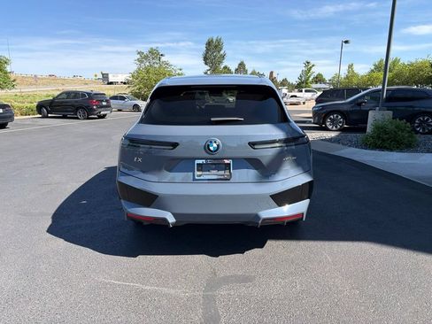 Used 2023 BMW iX xDrive50 w/ Sport Package AWD/4WD image 4