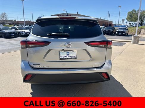 Certified 2025 Toyota Highlander LE image 12
