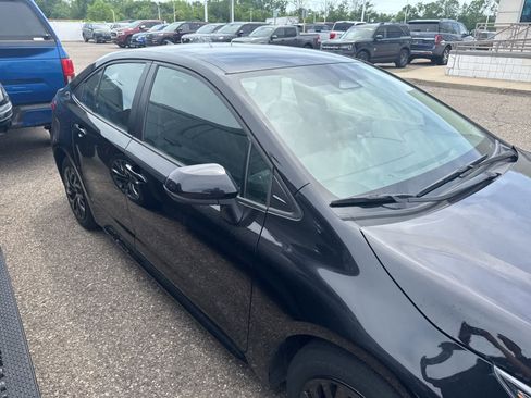 Used 2024 Toyota Corolla LE FWD image 7