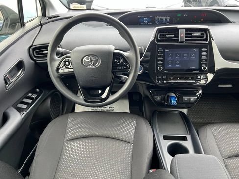 Certified 2022 Toyota Prius LE FWD image 29