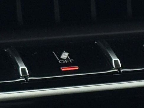 New 2025 Jeep Grand Cherokee Altitude image 37