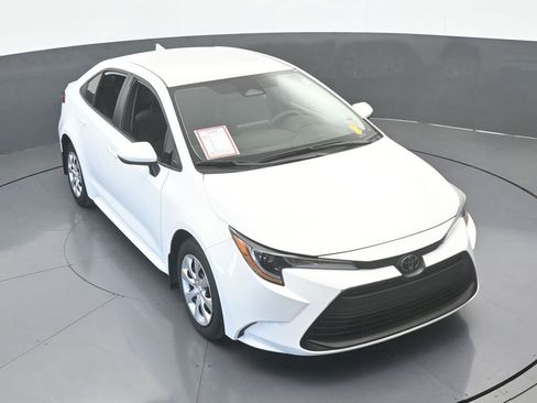 Used 2025 Toyota Corolla LE image 49