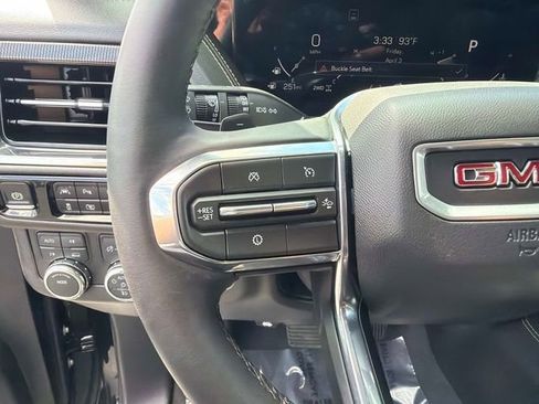 Used 2025 GMC Yukon Elevation image 29