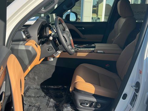 New 2026 Lexus LX 700h Luxury AWD/4WD image 10