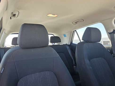 Used 2022 Hyundai Venue SE image 18