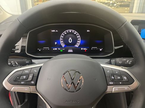 New 2026 Volkswagen Jetta SE image 18