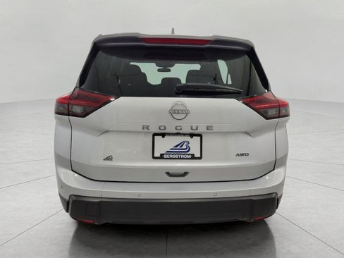 Used 2025 Nissan Rogue SV image 25