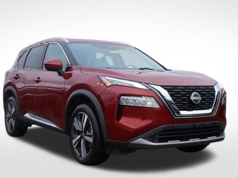 Used 2023 Nissan Rogue SV image 1