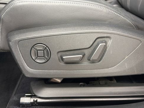 Used 2022 Audi Q4 e-tron Premium Plus image 18