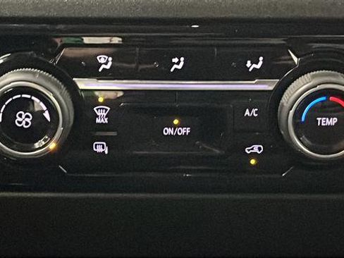 Used 2024 Chevrolet Silverado 2500 LT image 25