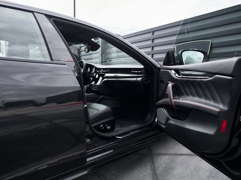 Used 2021 Maserati Quattroporte Trofeo image 31