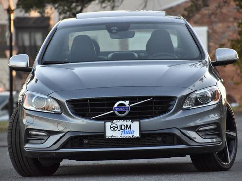 Used 2016 Volvo S60 T5 R-Design image 3