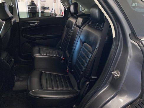 Used 2022 Ford Edge SEL w/ Convenience Package image 11