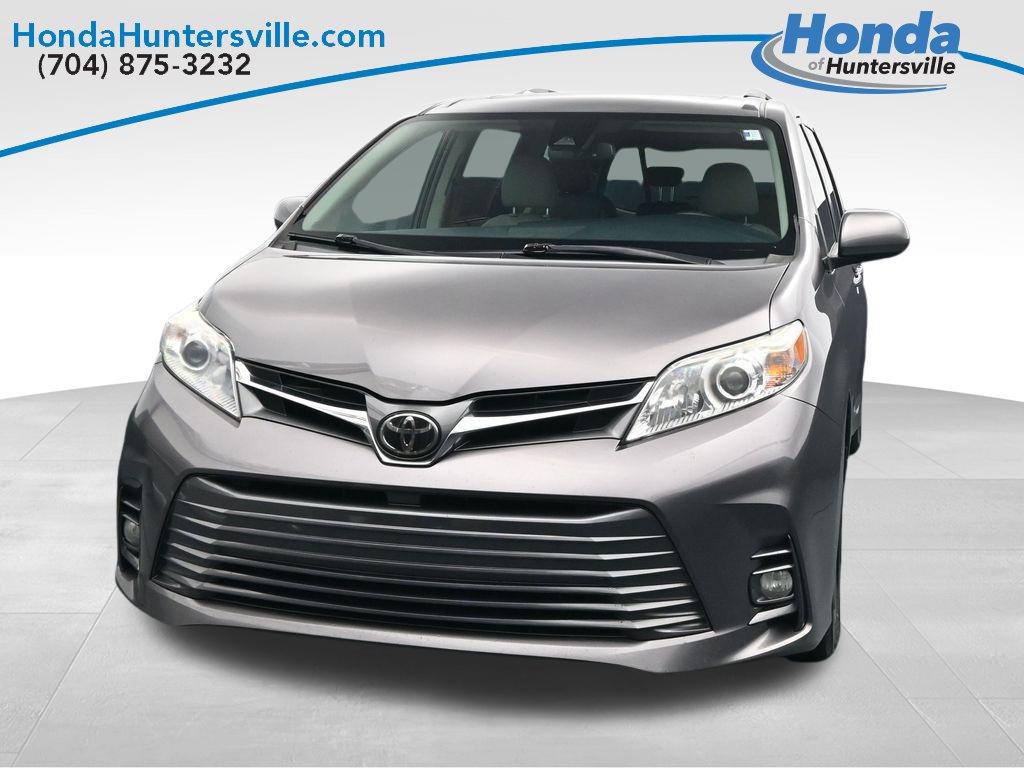 Used 2018 Toyota Sienna XLE w/ XLE Navigation Package FWD image 7