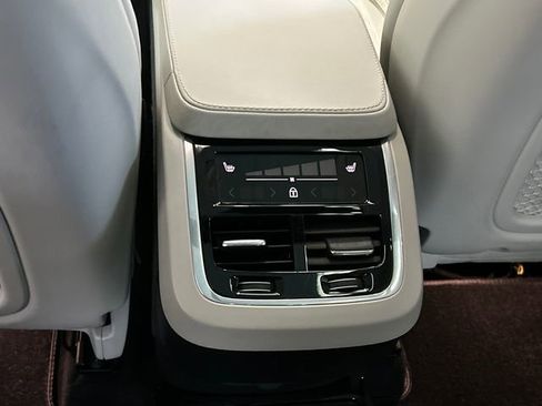 Certified 2024 Volvo XC90 B6 Ultimate image 25