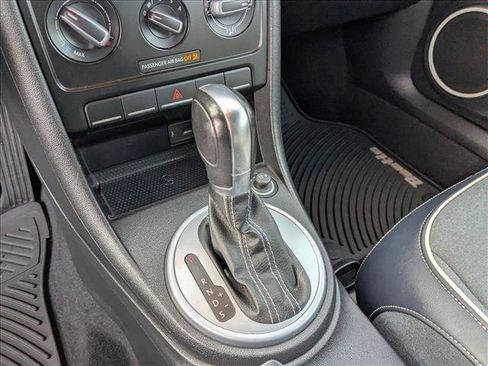 Used 2016 Volkswagen Beetle 1.8T Denim image 11