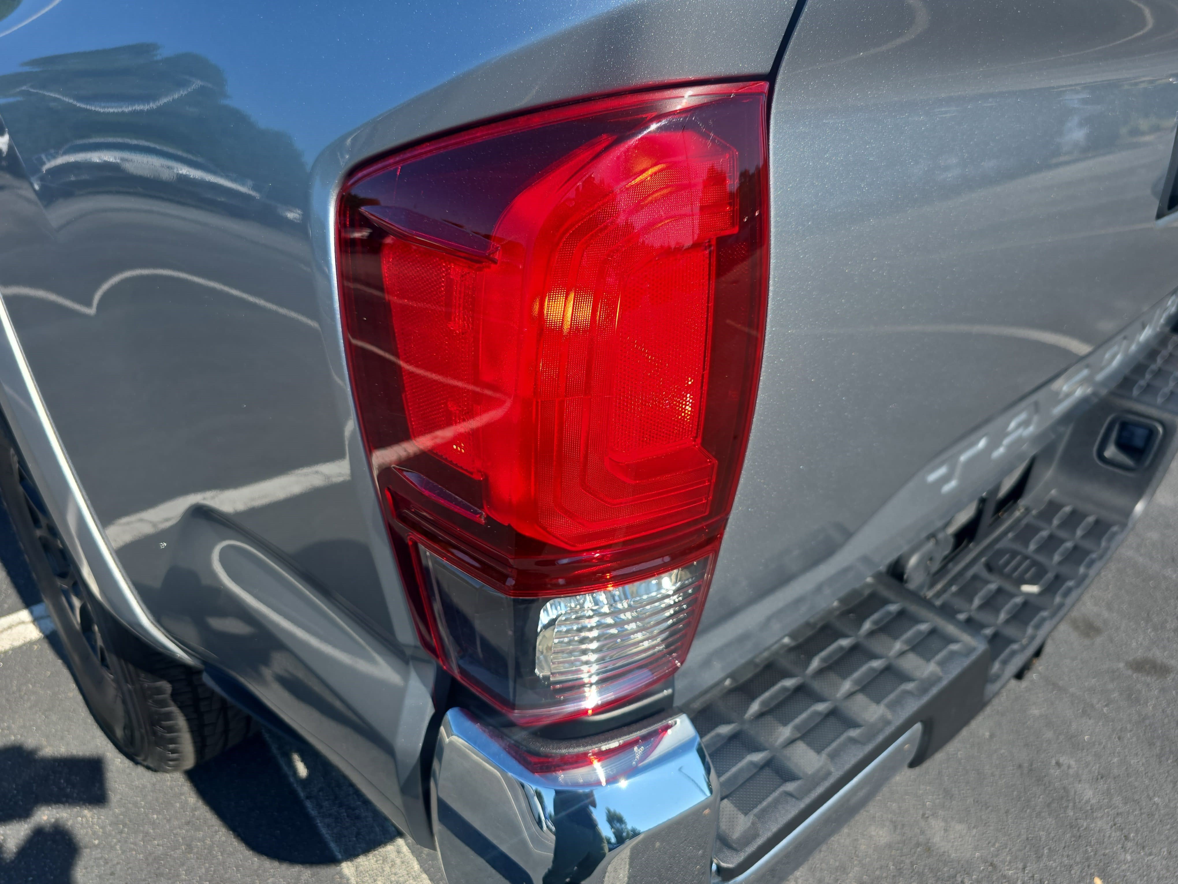 Used 2022 Toyota Tacoma SR5 RWD image 32