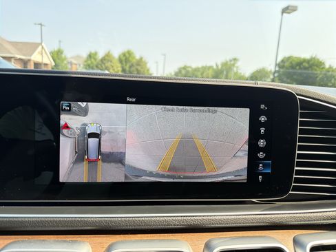 Certified 2023 Mercedes-Benz GLS 580 4MATIC image 22