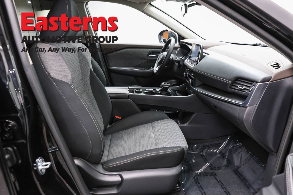 Used 2023 Nissan Rogue SV AWD/4WD image 26