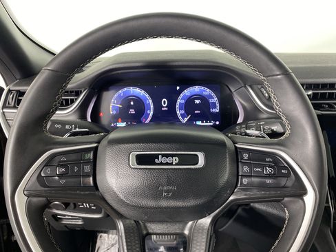 Used 2023 Jeep Grand Cherokee L Laredo AWD/4WD image 21