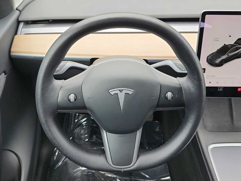 Used 2021 Tesla Model Y Long Range AWD/4WD image 19