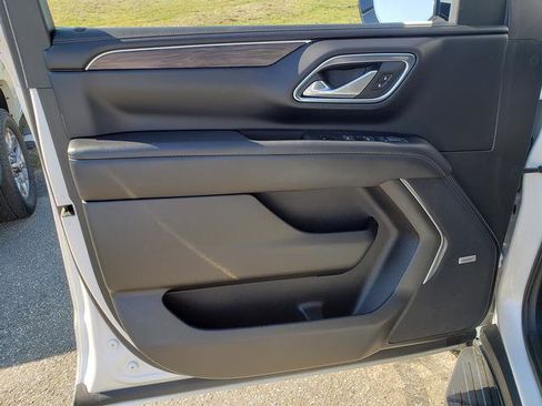 Used 2022 Chevrolet Tahoe LT w/ Luxury Package image 11