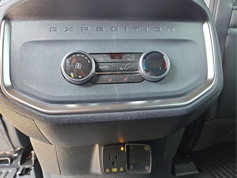 New 2025 Ford Expedition Max Platinum w/ Stealth Performance Package image 14