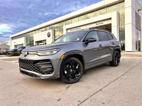 New 2026 Volkswagen Tiguan SE R-Line FWD image 1