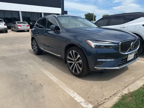 Used 2023 Volvo XC60 B5 Ultimate w/ Climate Package FWD image 2