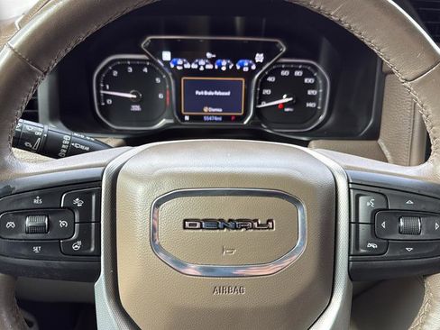 Used 2021 GMC Yukon Denali w/ Advanced Technology Package image 24
