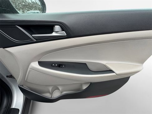 Used 2017 Hyundai Tucson Sport w/ Cargo Package image 30