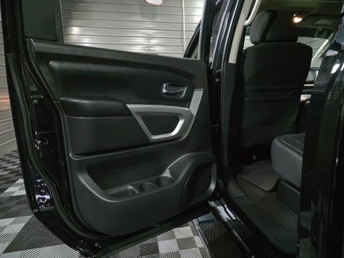 Used 2017 Nissan Titan SV image 36