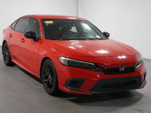 Used 2023 Honda Civic Sport image 3