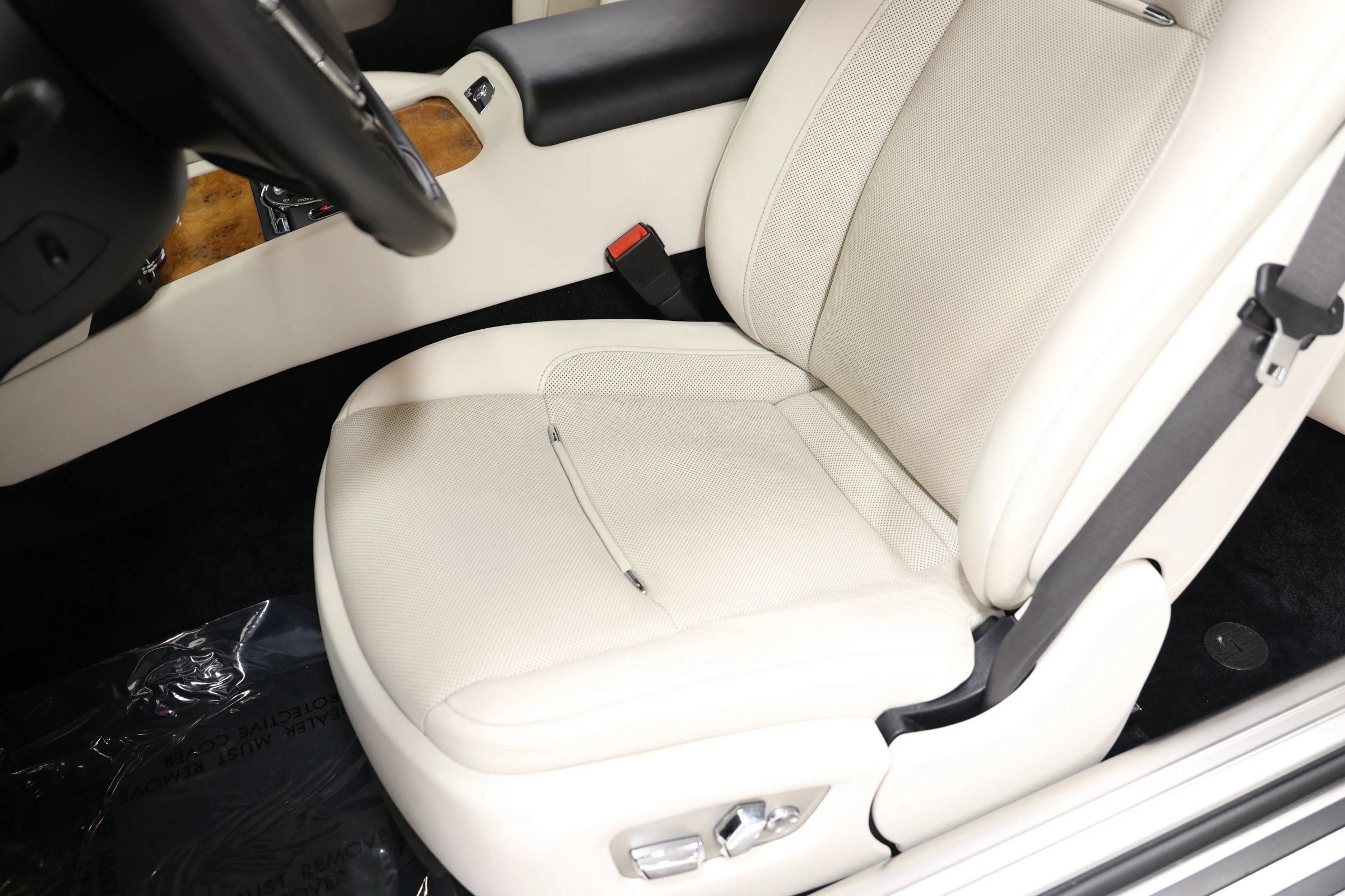 Used 2017 Rolls-Royce Wraith RWD image 24