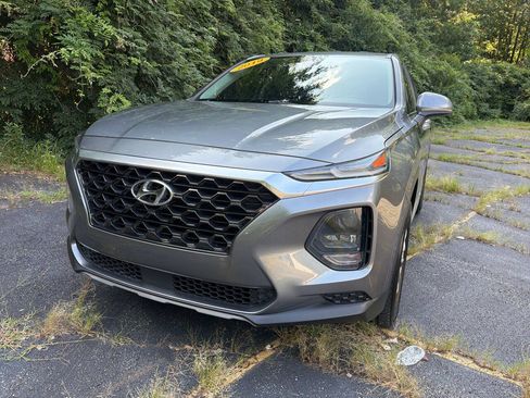 Used 2019 Hyundai Santa Fe SE FWD image 1