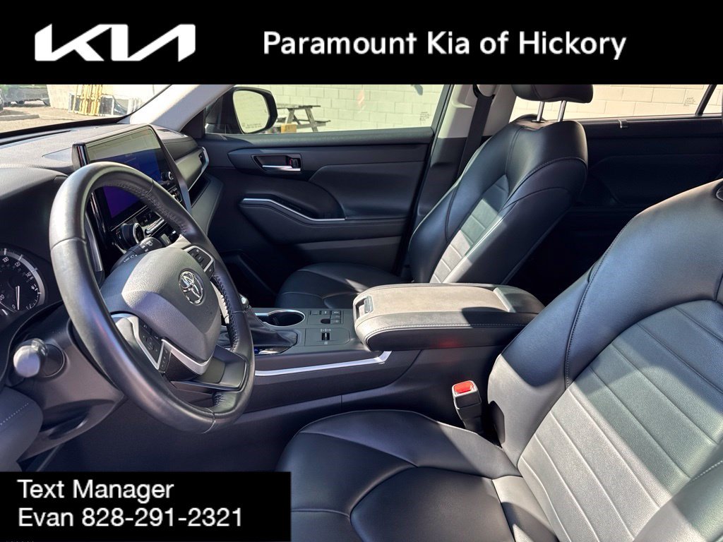 Used 2023 Toyota Highlander XLE FWD image 17