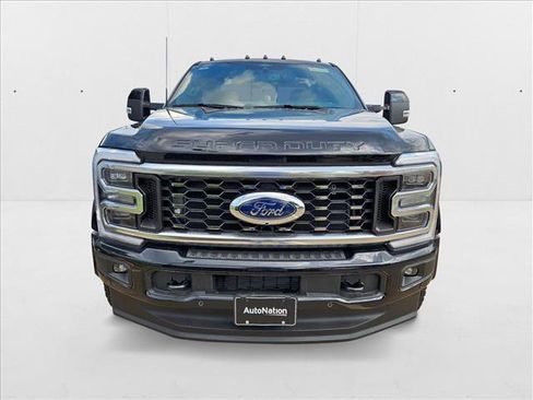 New 2025 Ford F450 Platinum w/ FX4 Off-Road Package image 6