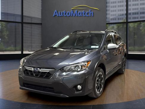 Used 2023 Subaru Crosstrek 2.0i Premium image 3