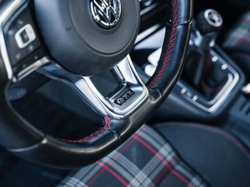 Used 2019 Volkswagen GTI Rabbit Edition image 22