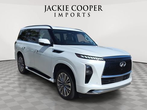Used 2025 INFINITI QX80 Sensory AWD/4WD image 3